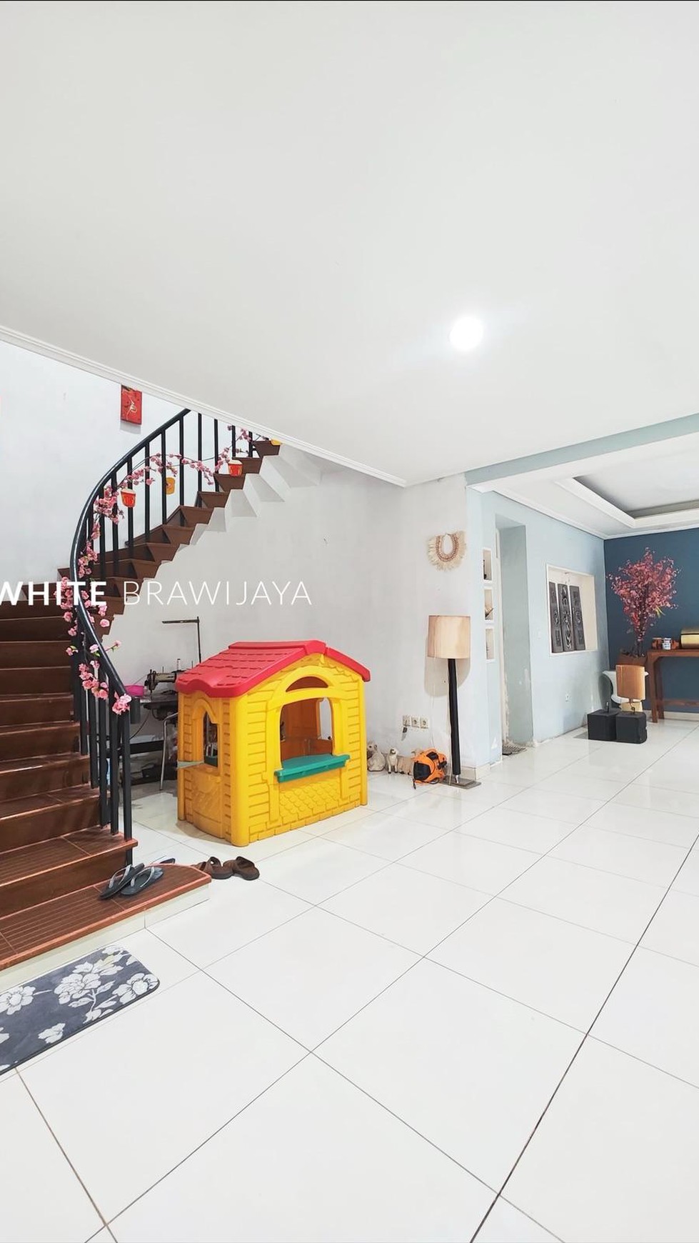 Rumah Bebas Banjir One Gate System Area Kemang