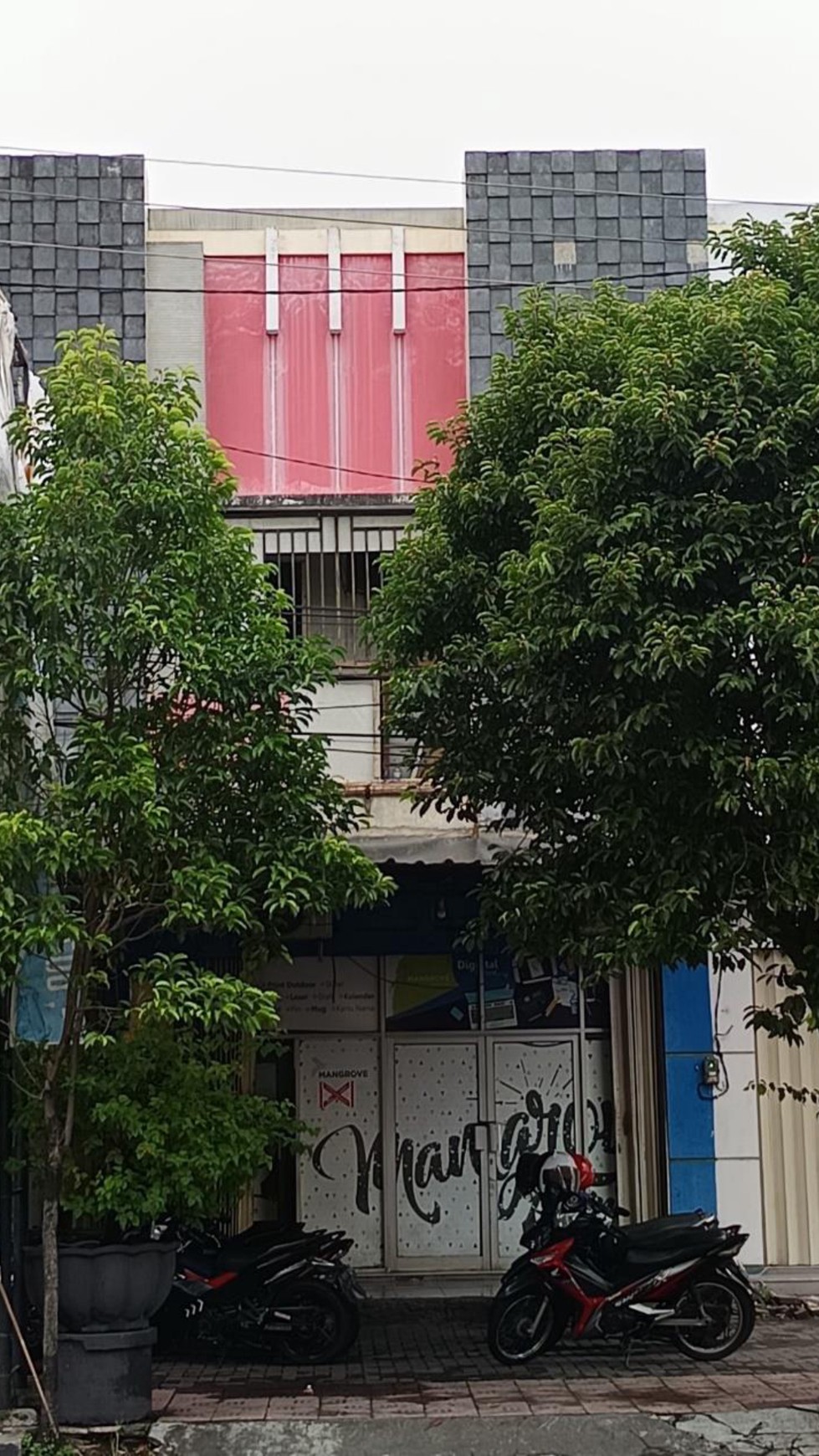 Ruko Lokasi Strategis Dijalan Mayjend Sutoyo Dekat Alun-Alun Kidul Yogyakarta