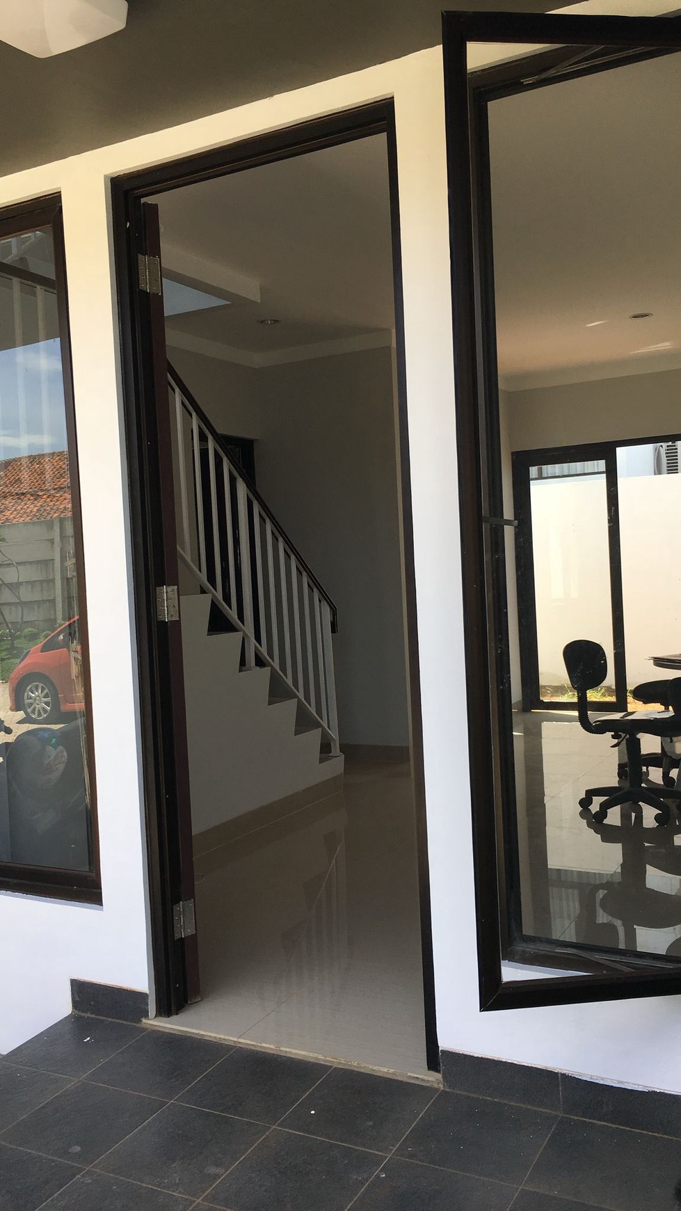 Rumah 2 Lantai Siap Huni dengan Hunian Nyaman dan Asri di Ciputat