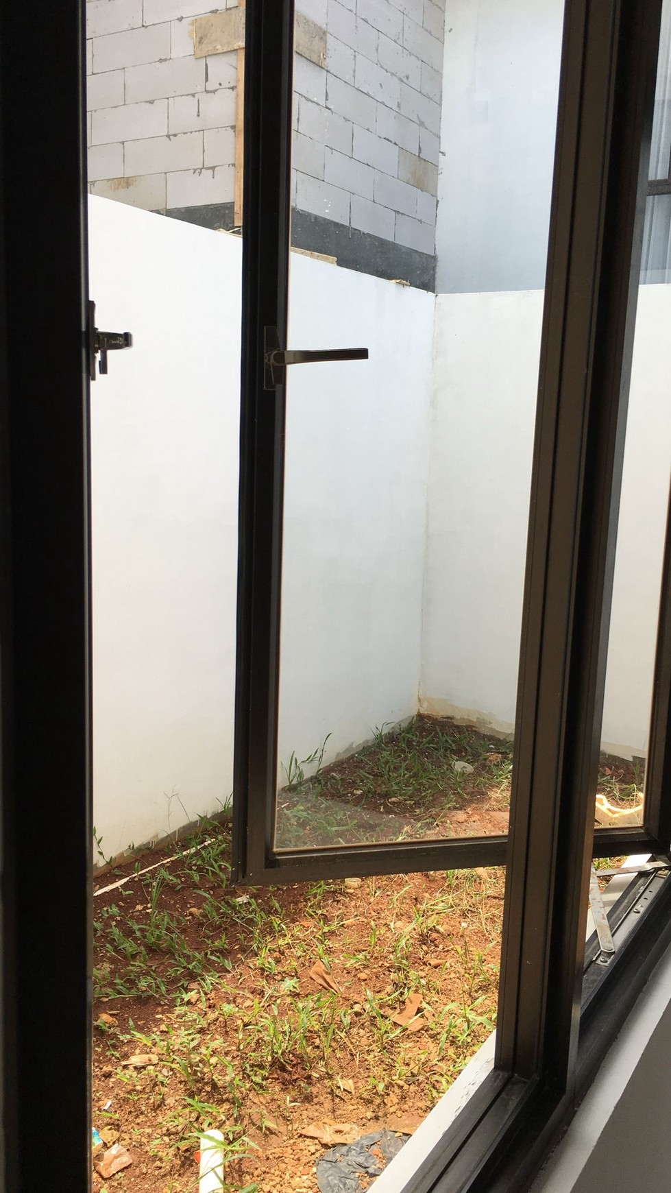 Rumah 2 Lantai Siap Huni dengan Hunian Nyaman dan Asri di Ciputat