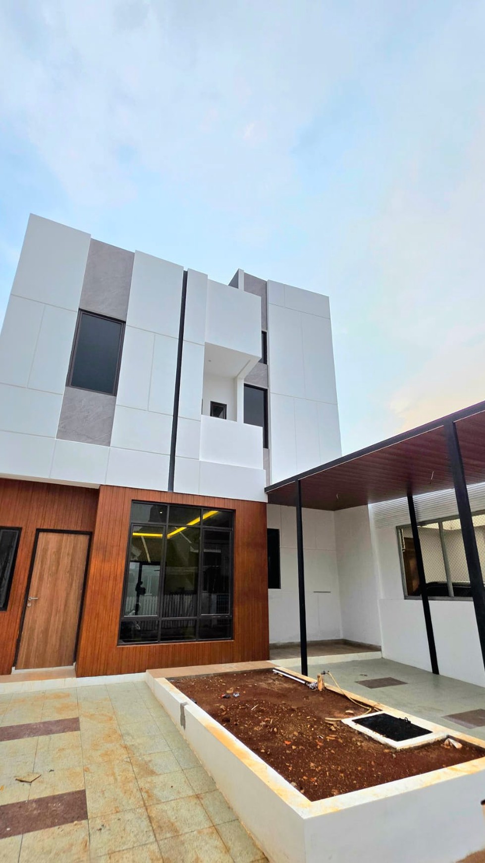 Di jual Cepat!! Rumah Siap Huni dengan Hunian Nyaman dan Asri