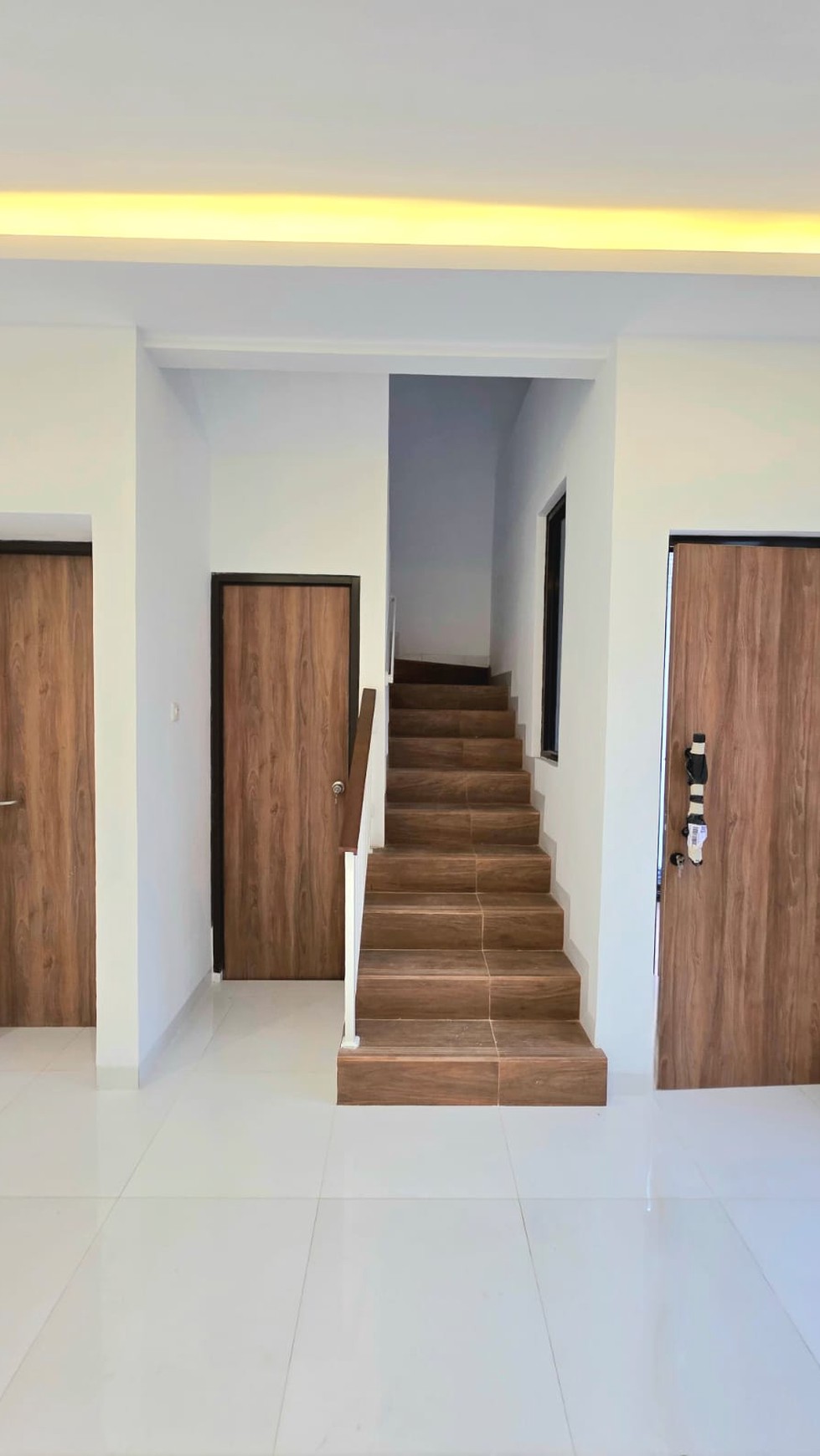Di jual Cepat!! Rumah Siap Huni dengan Hunian Nyaman dan Asri