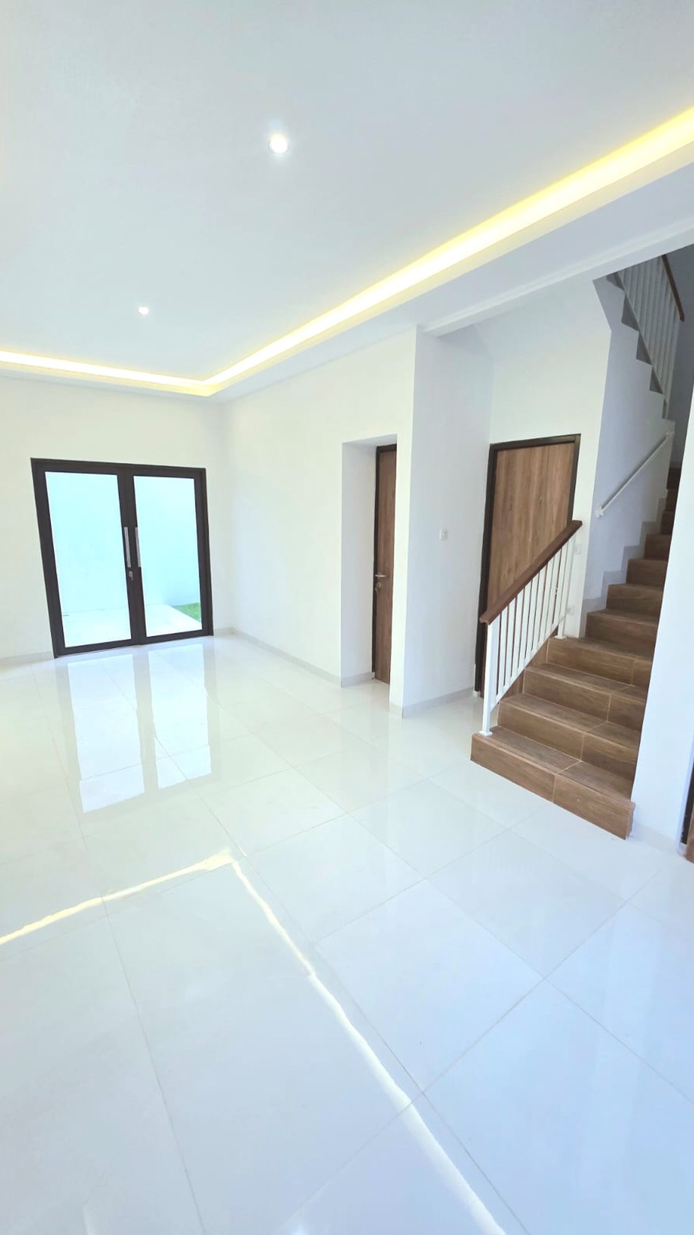 Di jual Cepat!! Rumah Siap Huni dengan Hunian Nyaman dan Asri