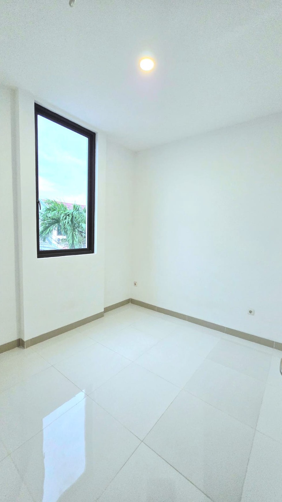 Di jual Cepat!! Rumah Siap Huni dengan Hunian Nyaman dan Asri