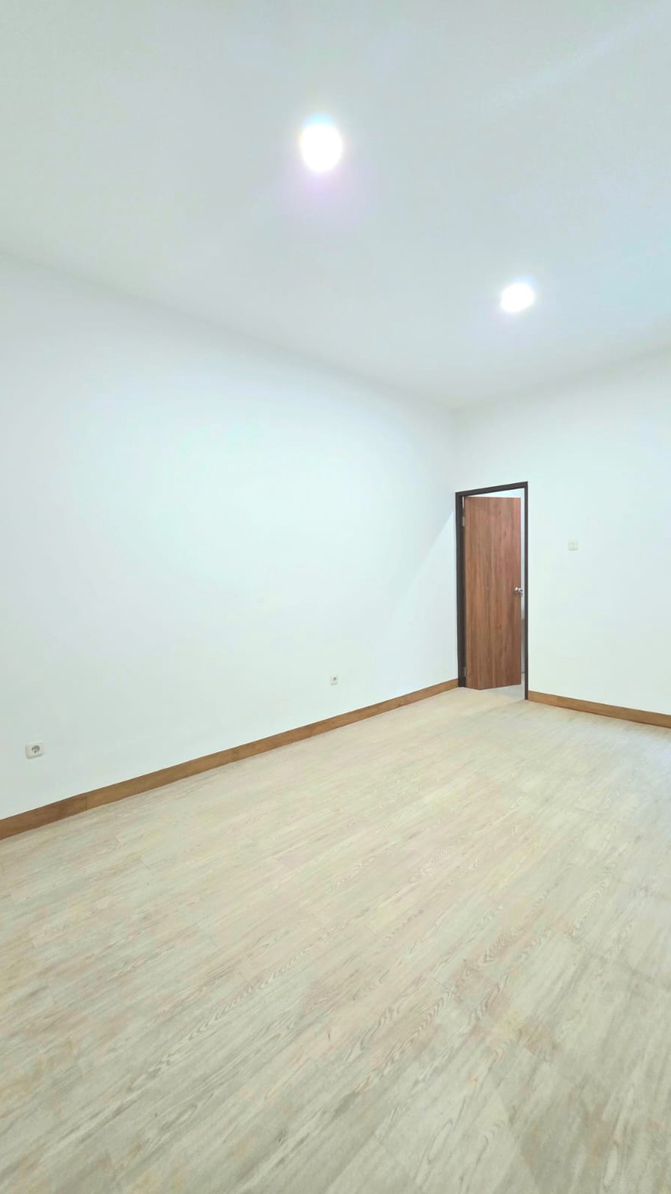 Di jual Cepat!! Rumah Siap Huni dengan Hunian Nyaman dan Asri