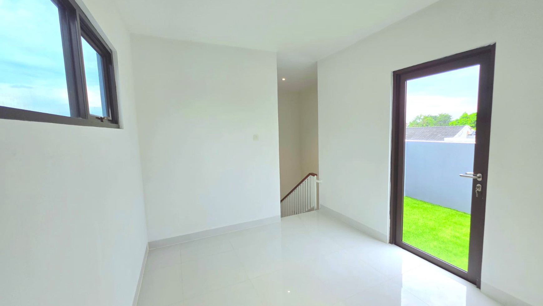 Di jual Cepat!! Rumah Siap Huni dengan Hunian Nyaman dan Asri