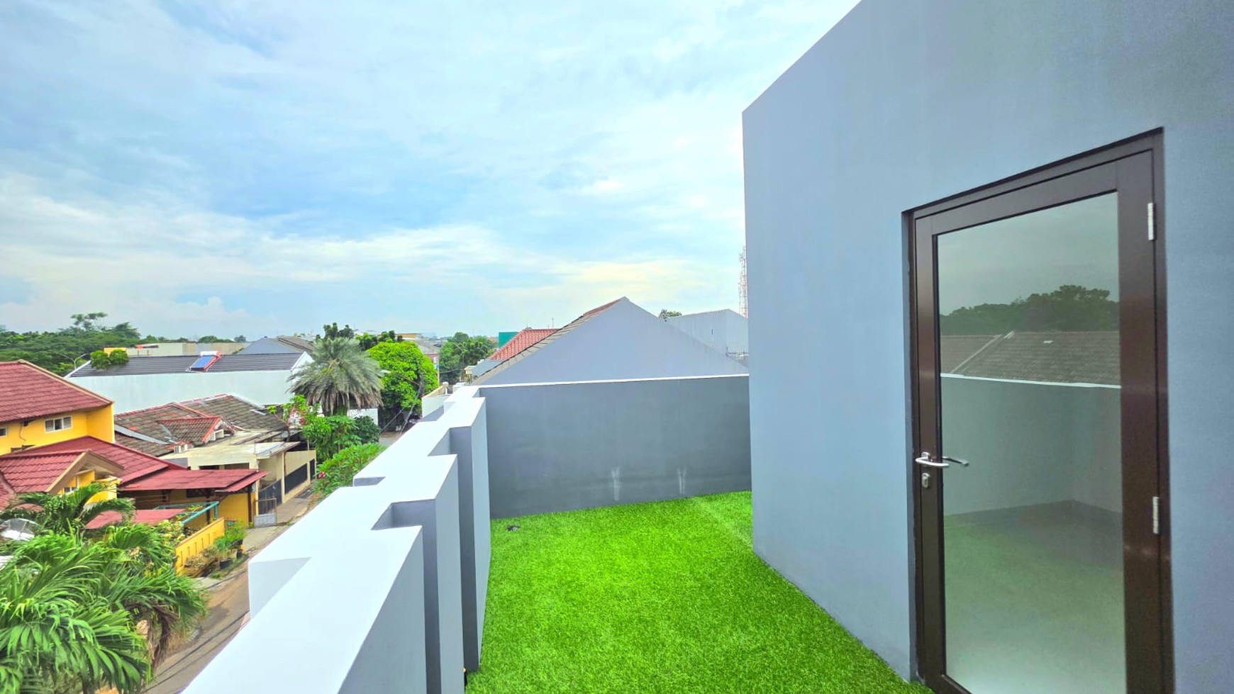 Di jual Cepat!! Rumah Siap Huni dengan Hunian Nyaman dan Asri