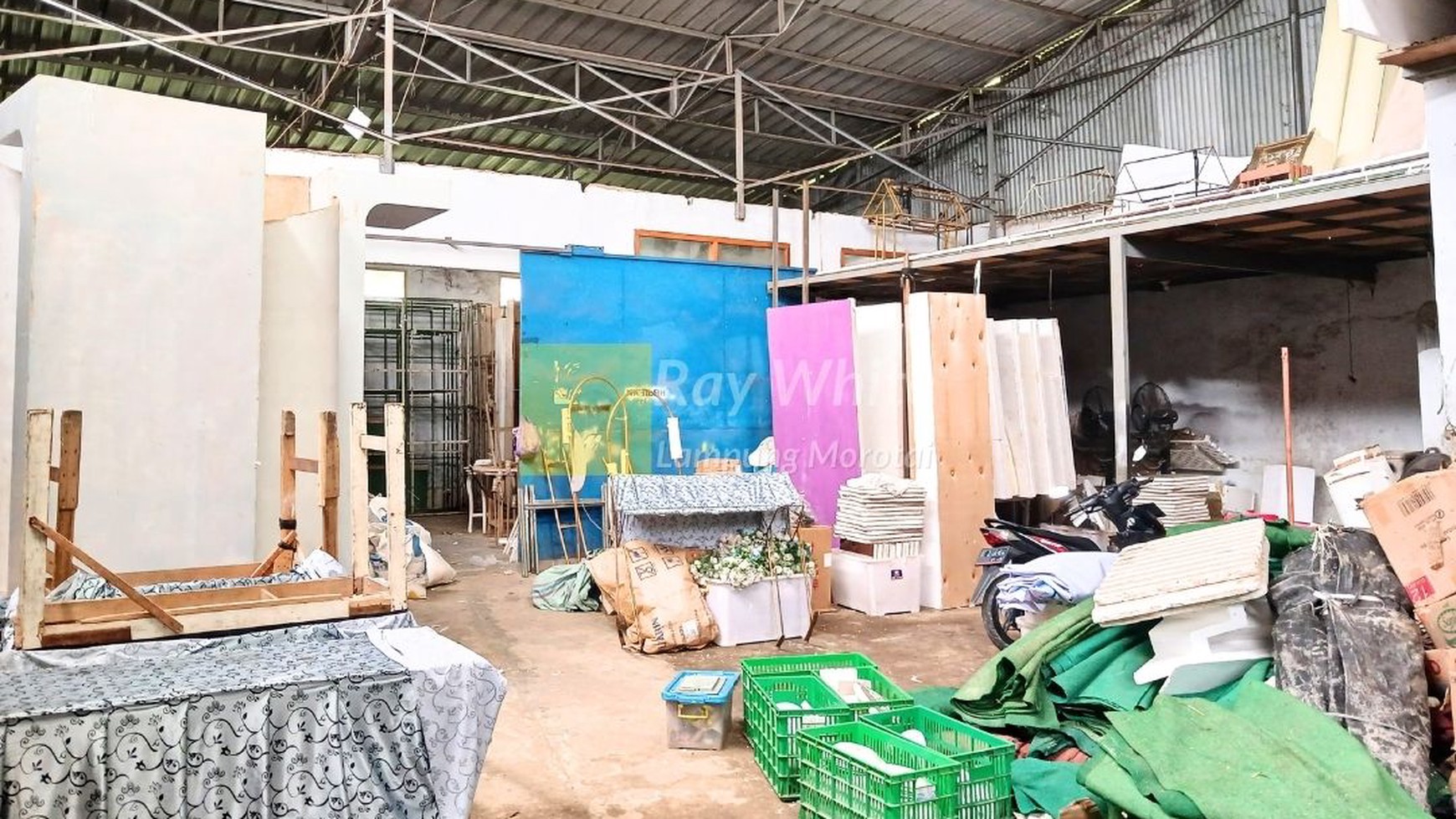 di jual rumah dan gudang natar