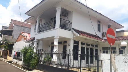 Rumah Siap Huni dengan Hunian Nyaman dan Asri di Ciputat