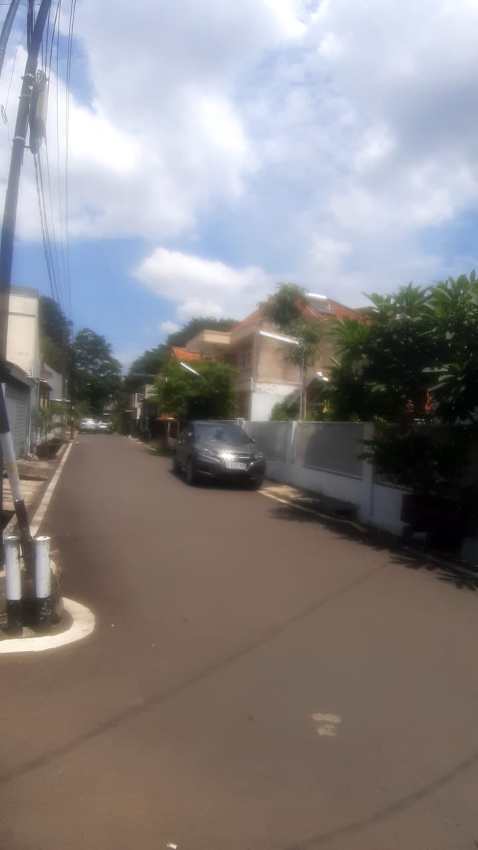 Rumah Siap Huni dengan Hunian Nyaman dan Asri di Ciputat