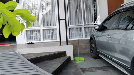 Turun Harga Fully Furnished, Bebas Banjir Siap Huni di Pondok Kacang Timur, Pondok Aren, Tangerang Selatan.