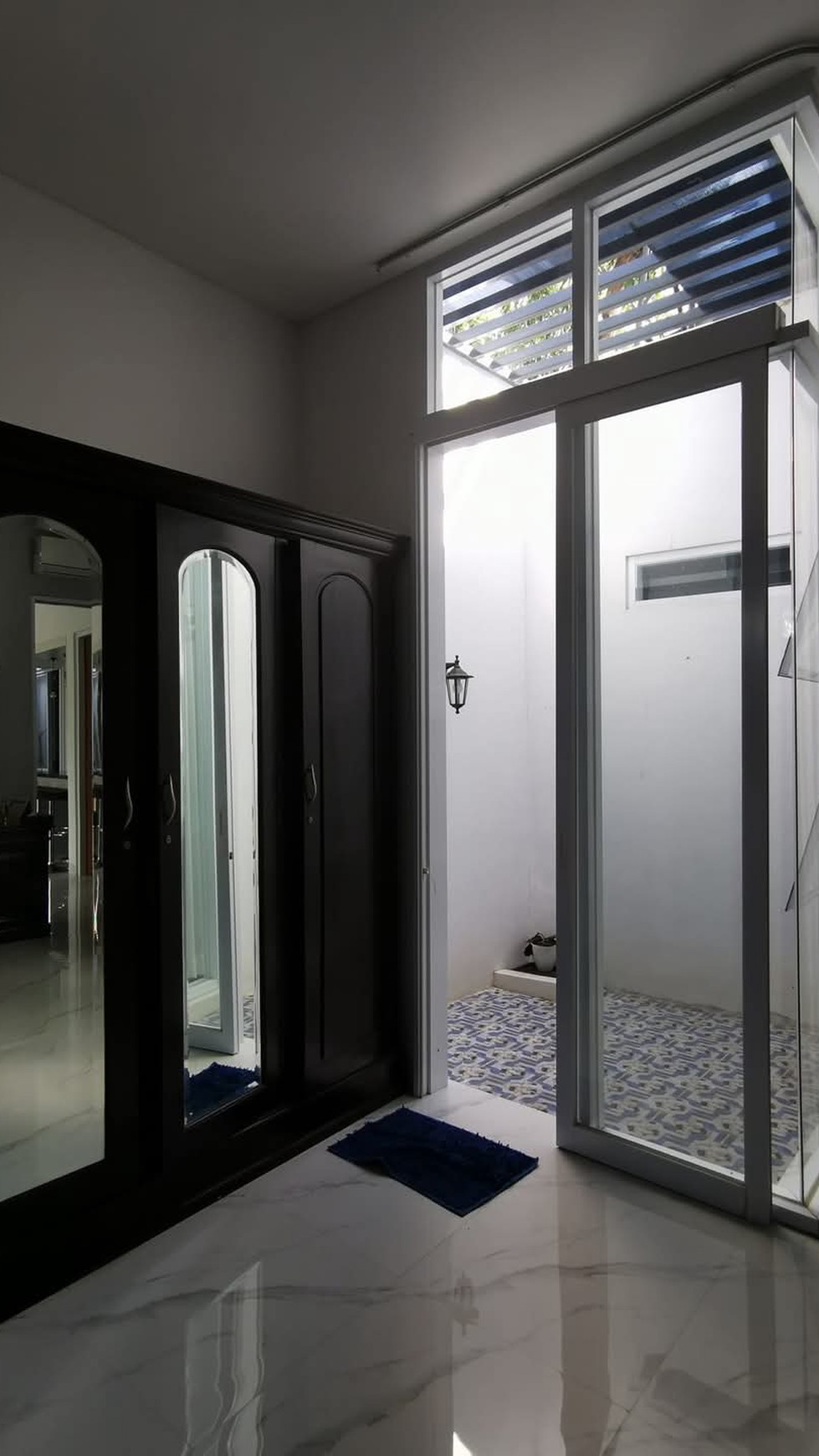 Turun Harga Fully Furnished, Bebas Banjir Siap Huni di Pondok Kacang Timur, Pondok Aren, Tangerang Selatan.