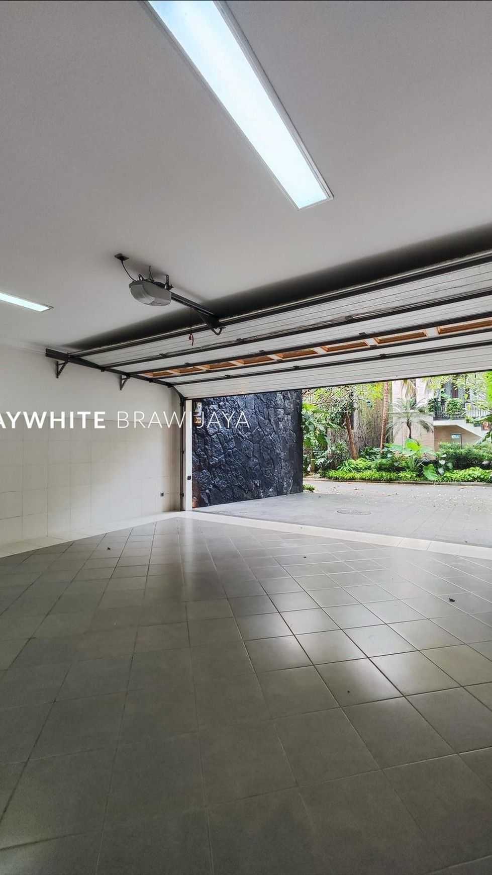 Kemang Compound Lingkungan Tenang Furnished