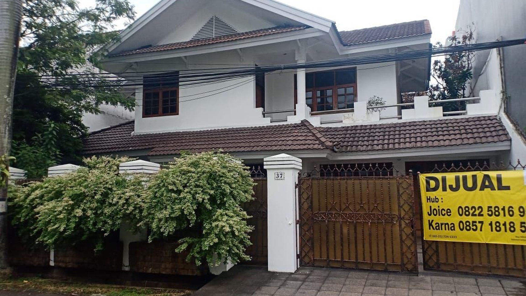Rumah Keluarga Mewah di Lokasi Strategis - Karang Asem Raya, Mega Kuningan