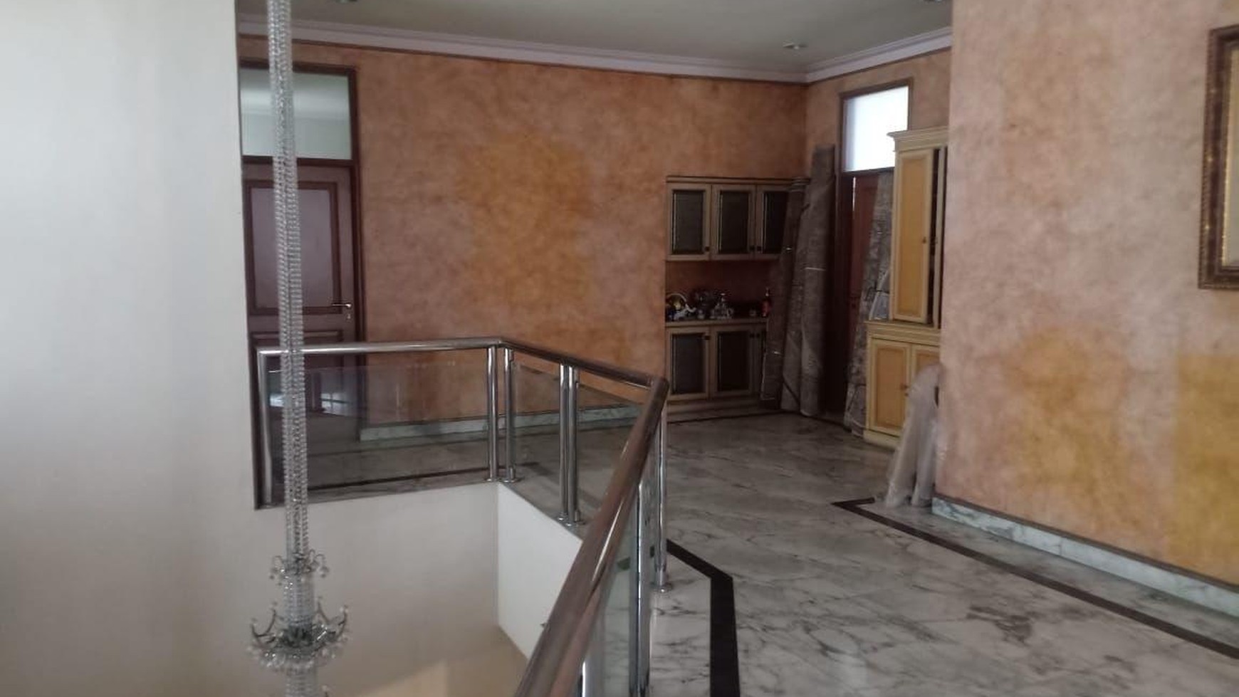 Rumah Keluarga Mewah di Lokasi Strategis - Karang Asem Raya, Mega Kuningan