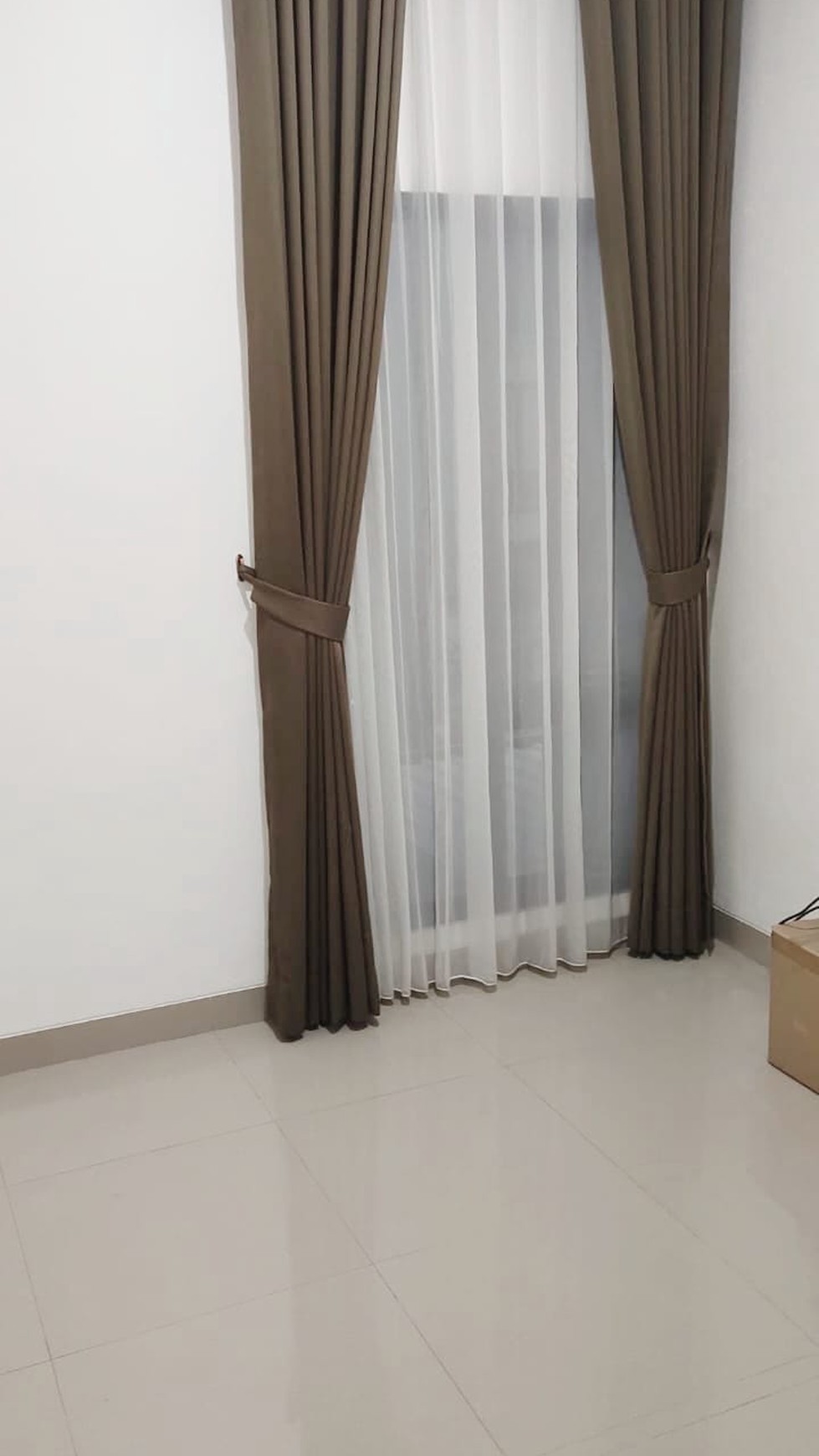 Pasar kemis Suvarna Abazia Tangerang Banten Dijual cepat strategis siap huni