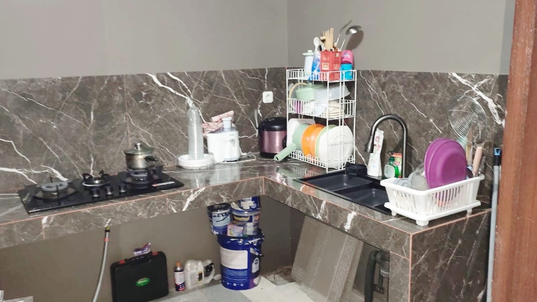 Pasar kemis Suvarna Abazia Tangerang Banten Dijual cepat strategis siap huni