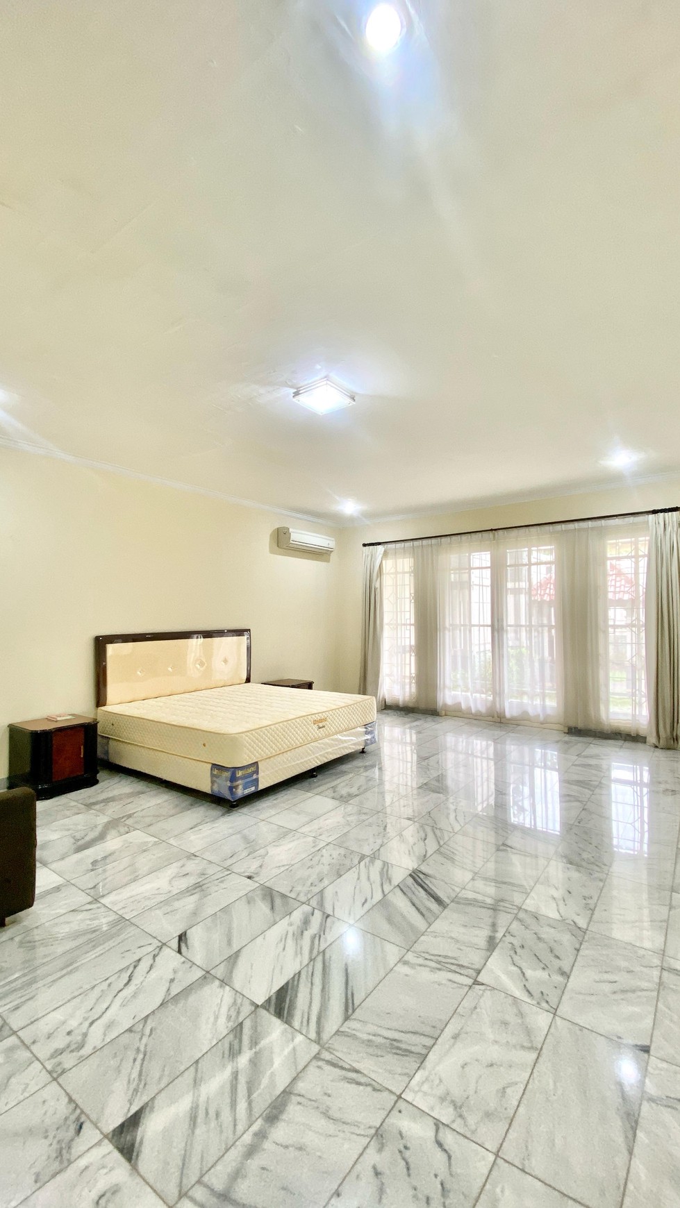 Rumah Siap Huni Lingkungan Tenang Area Kemang