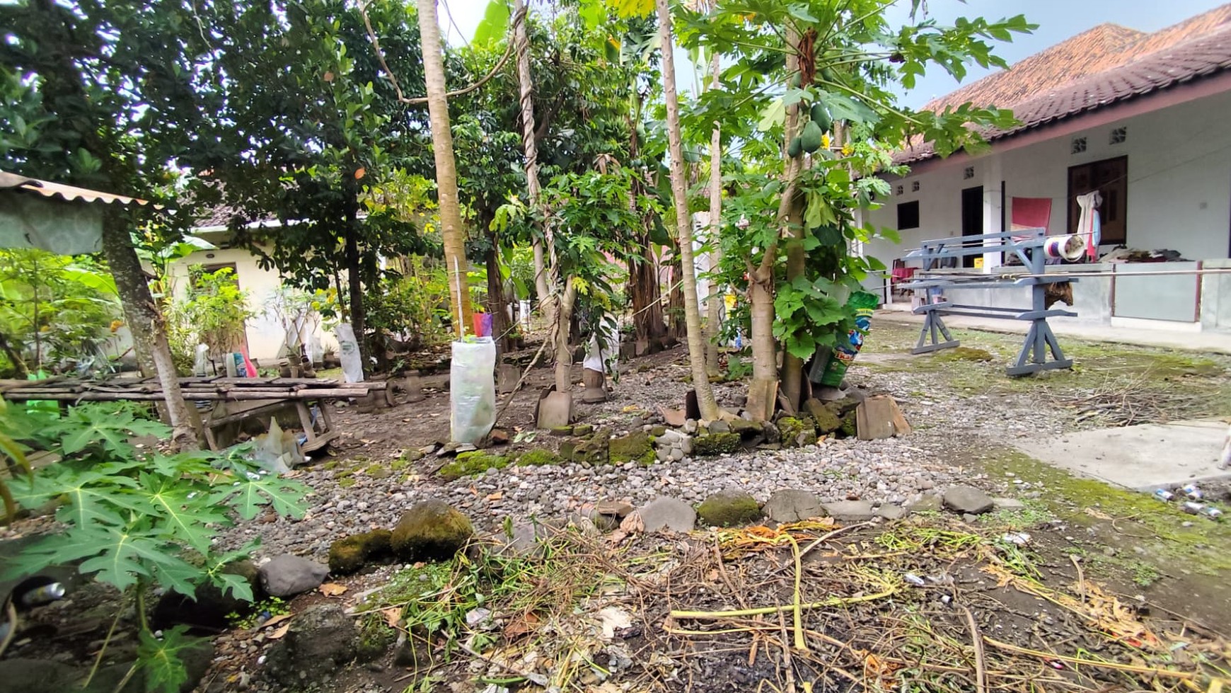 Tanah Dan Bangunan 942 Meter Persegi Lokasi Dekat Pasar Godean Sleman