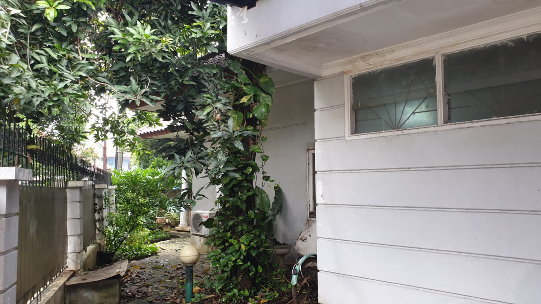 Di jual cepat rumah di Cirendeu