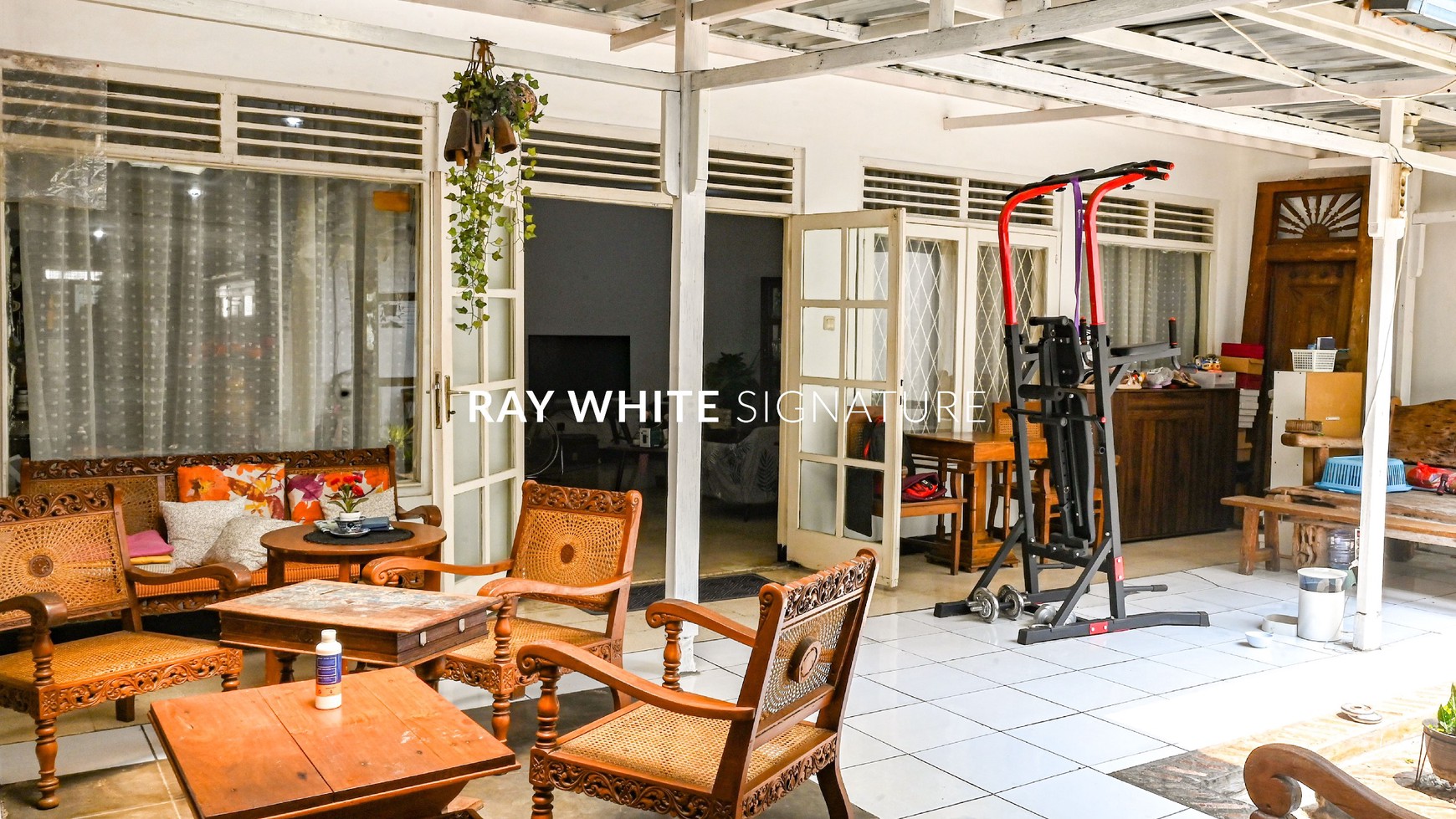 Rumah Lama Terawat di Jl Wijaya VII Lokasi Prime