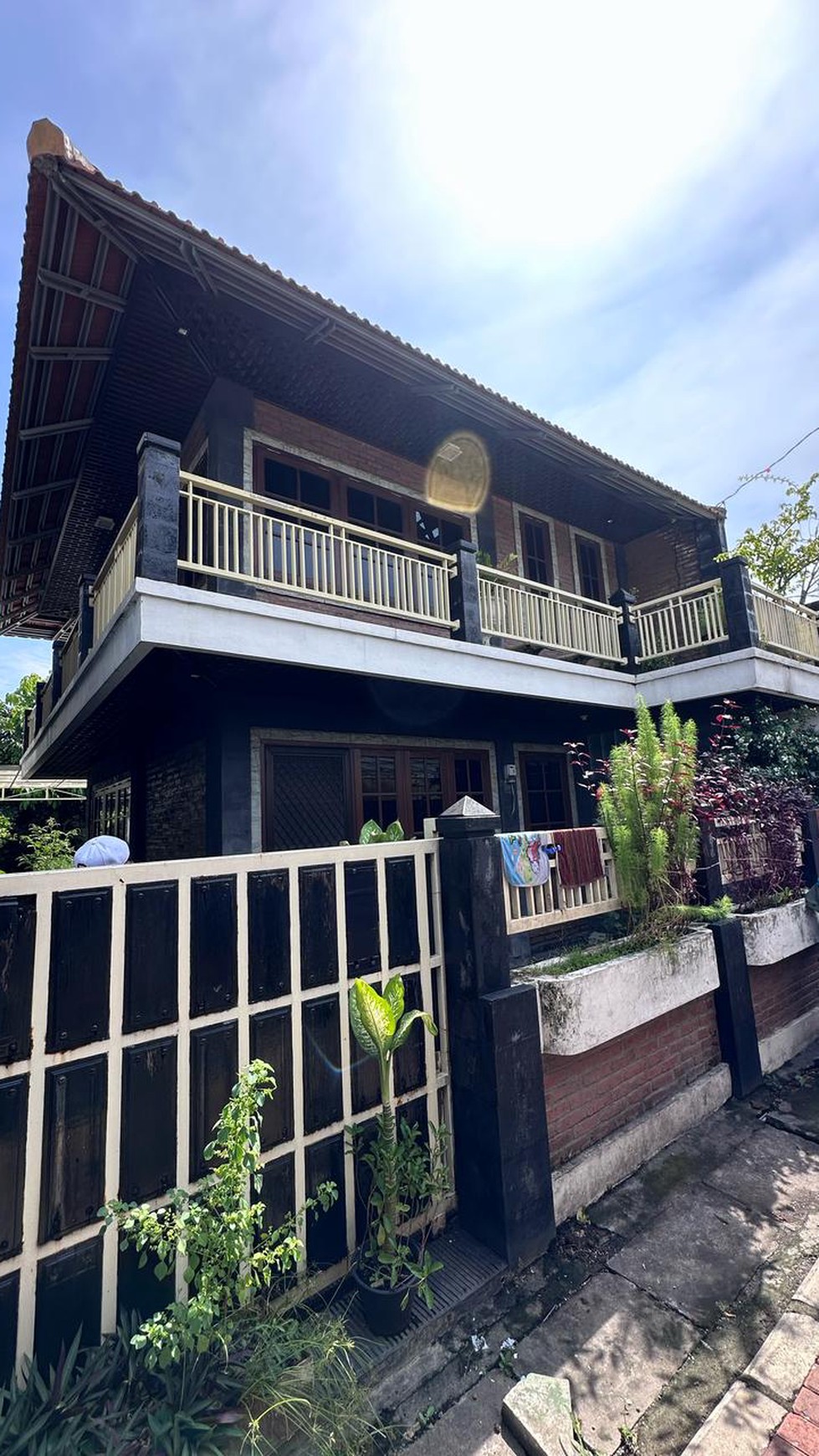 Dijual Rumah Besar dan Luas di Donokerto Surabaya dekat RS Adi Husada Kapasari dan ITC