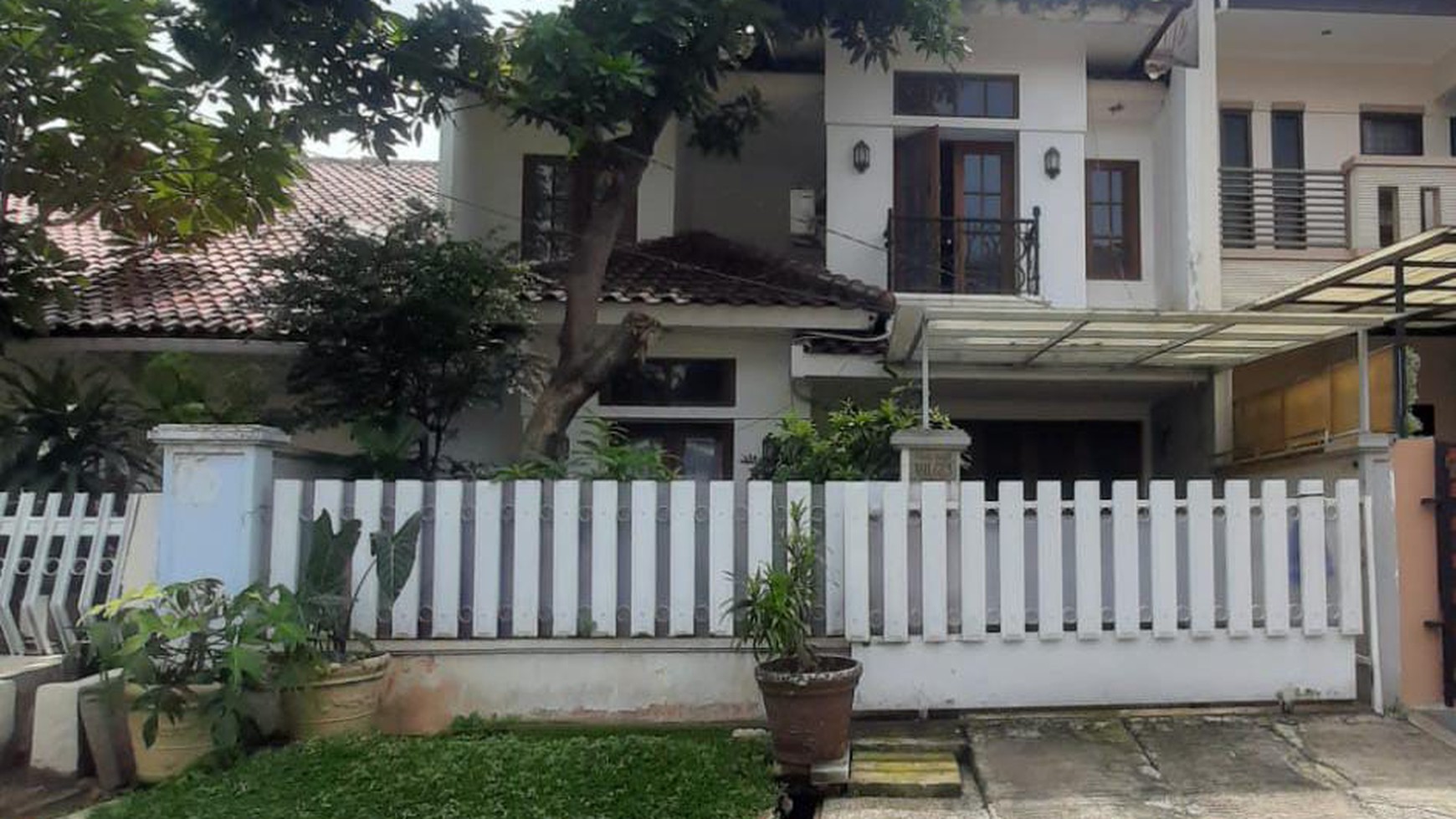 FOR SALE Rumah klasik terawat pondok indah