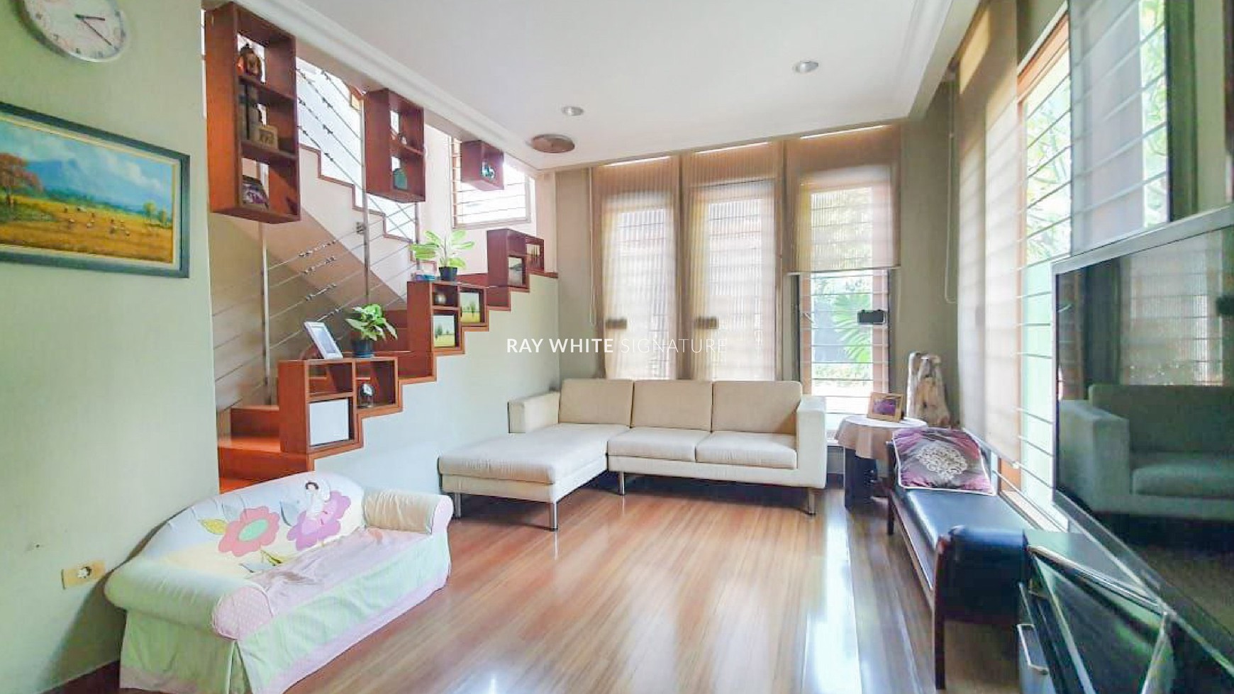Dijual Rumah Eksklusif dan luas di Jl Pangeran Antasari Cocok Untuk Lokasi Bisnis