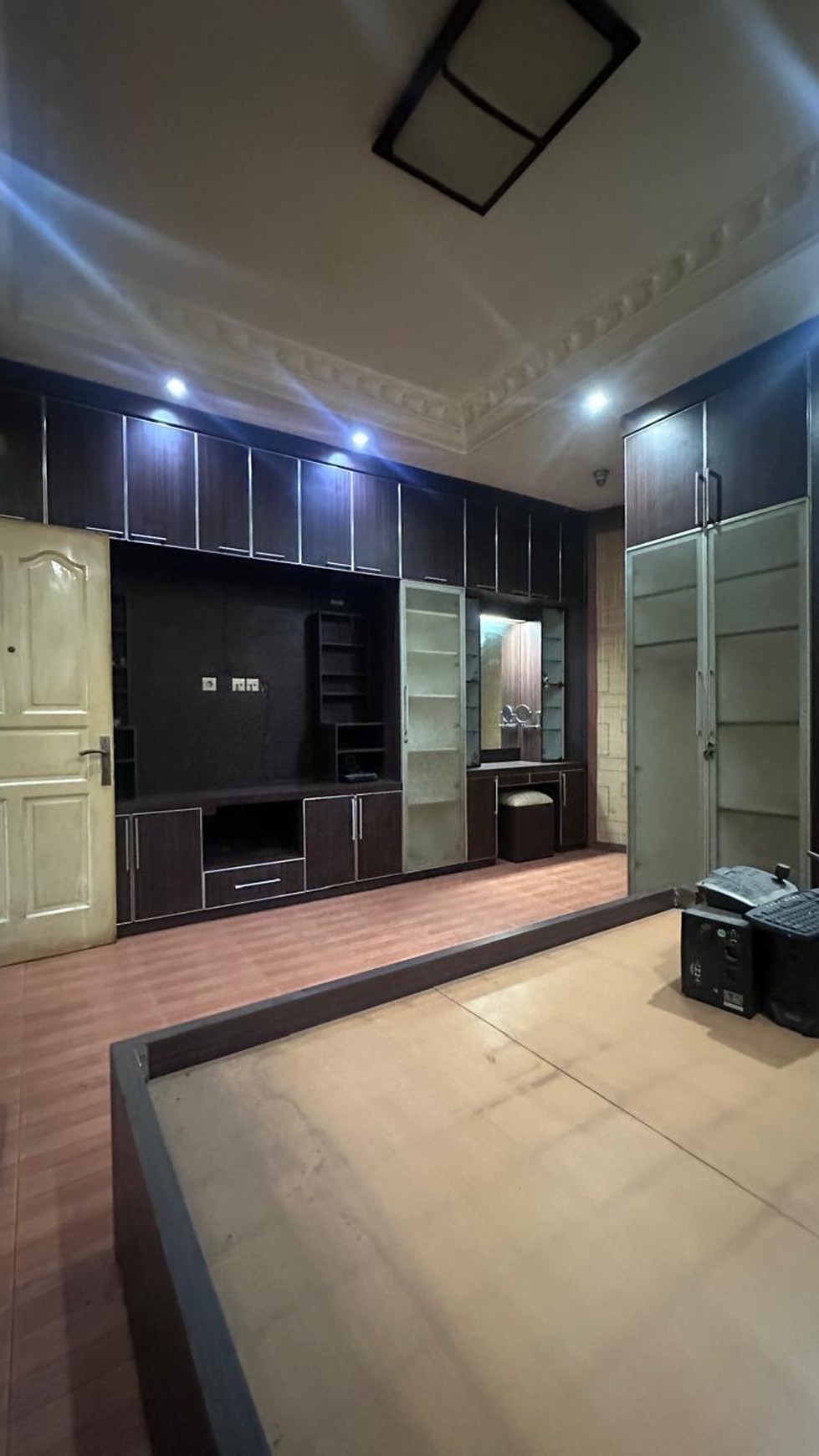 Rumah 3½ Siap Huni dengan Hunian Nyaman dan Asri di Serpong