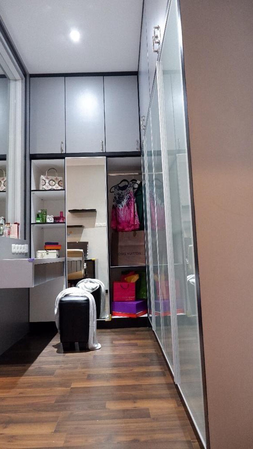 DIJUAL CEPAT RUMAH MODERN minimalis di Gading Indah Utara, dekat pantai Kenjeran, Surabaya Timur