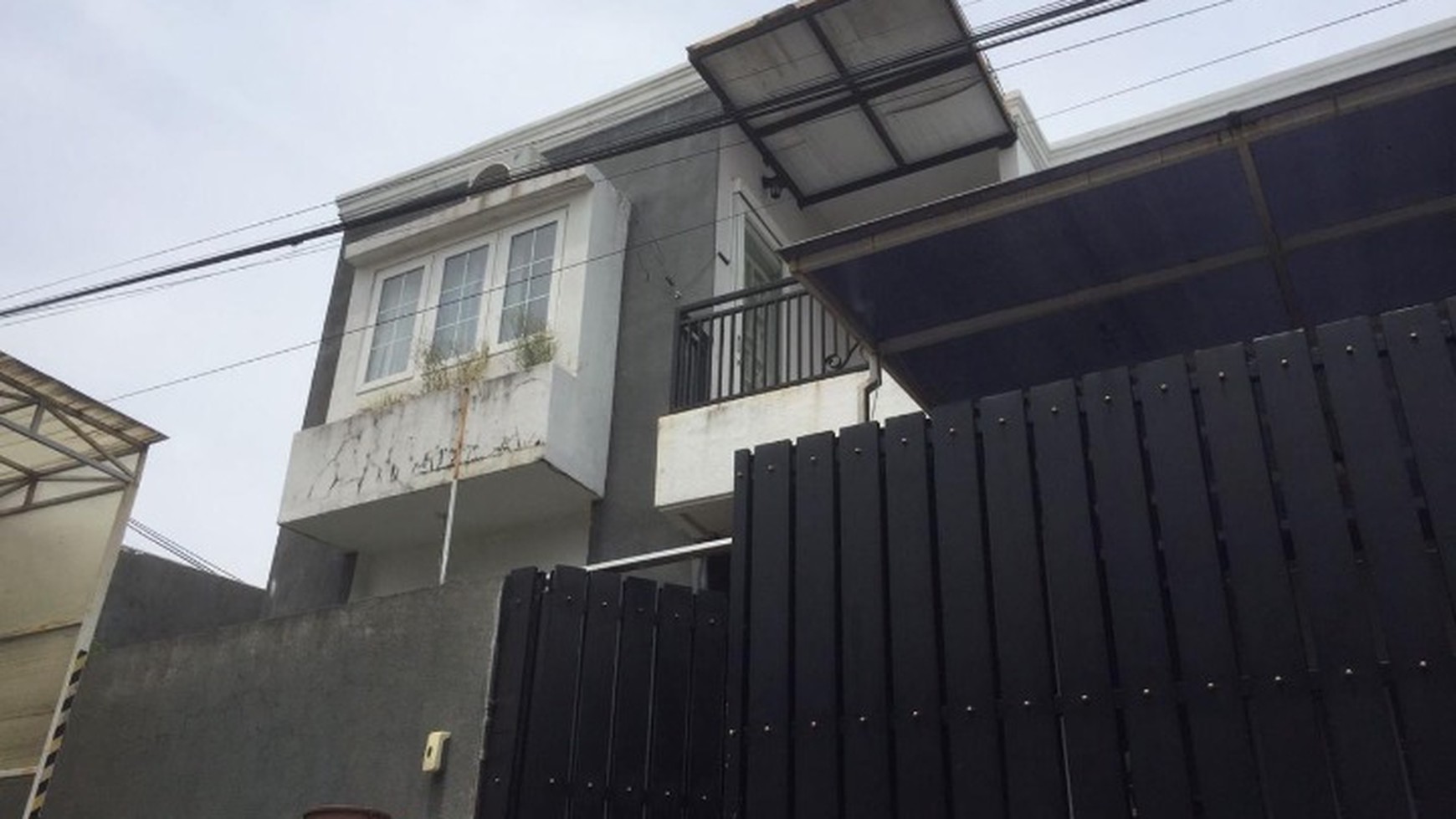 DIJUAL CEPAT RUMAH MODERN minimalis di Gading Indah Utara, dekat pantai Kenjeran, Surabaya Timur