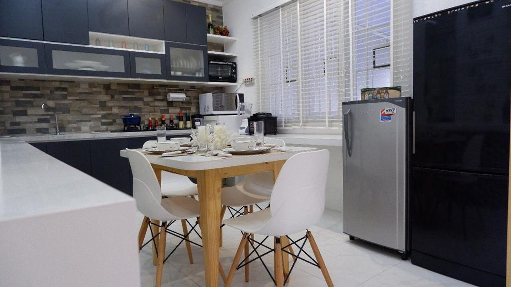 DIJUAL CEPAT RUMAH MODERN minimalis di Gading Indah Utara, dekat pantai Kenjeran, Surabaya Timur
