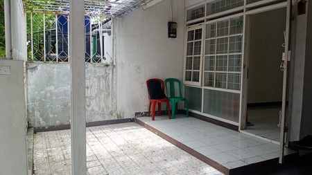Rumah Minimalis 1,5 Lantai di Taman Kopo Indah