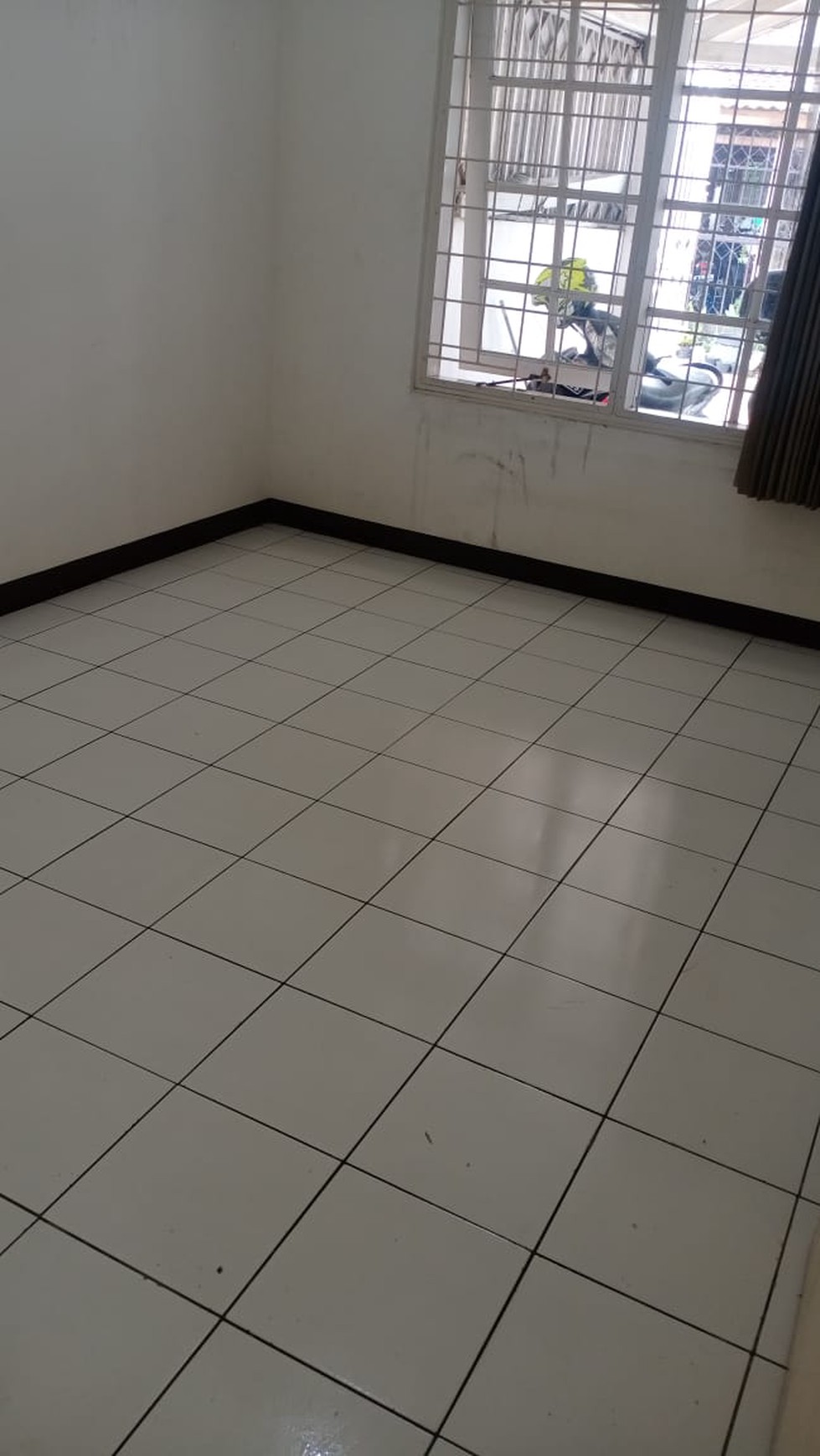 Rumah Minimalis 1,5 Lantai di Taman Kopo Indah