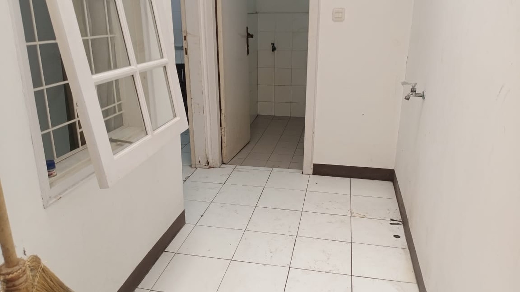 Rumah Minimalis 1,5 Lantai di Taman Kopo Indah