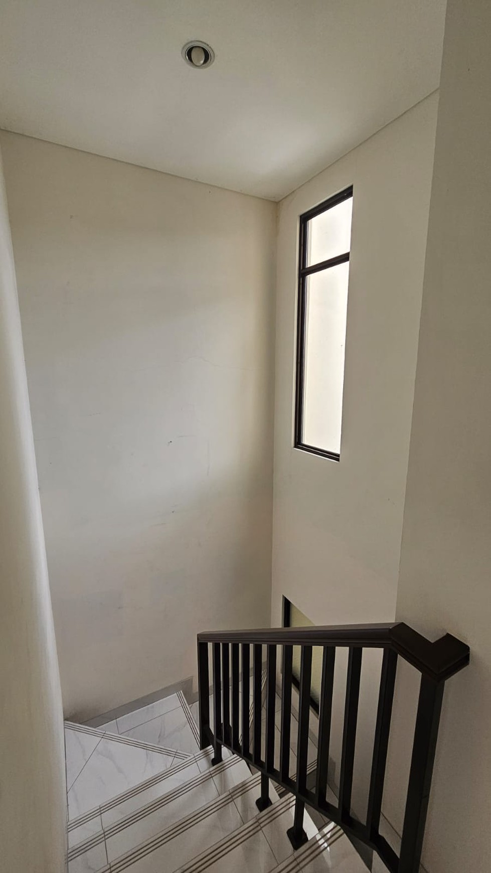 Dijual Rumah Furnish Di Lavon City Cluster Allura dekat dengan 3 Akses Toll