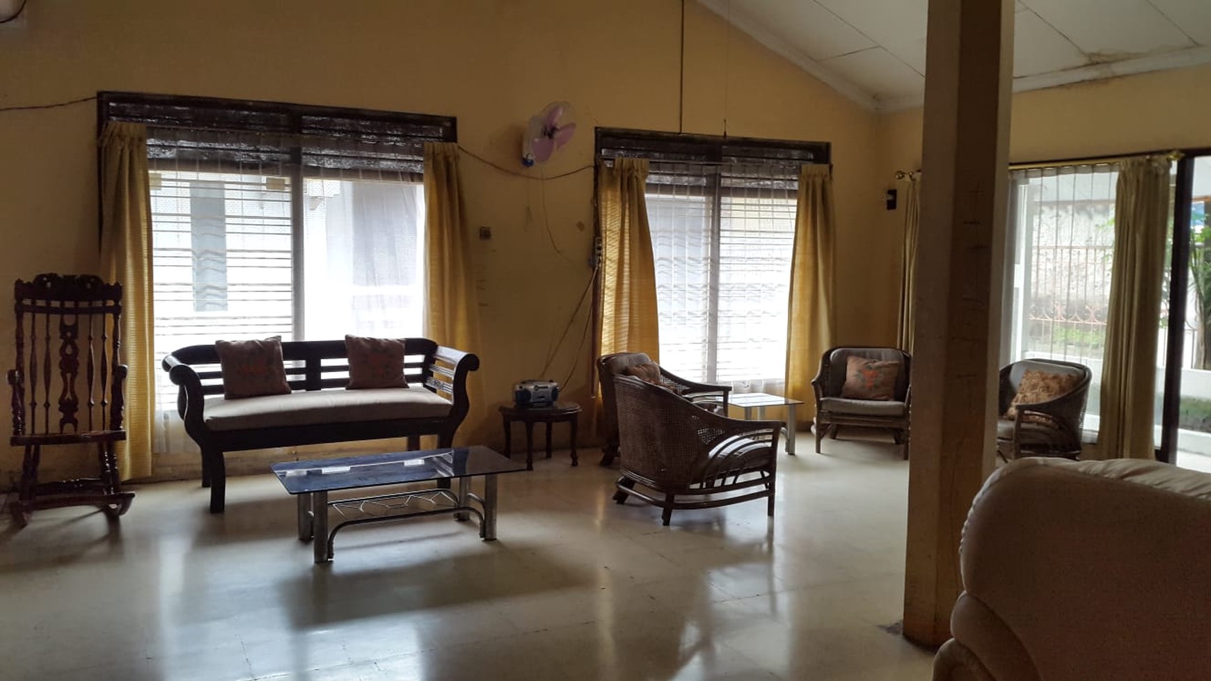 Rumah dengan Luas Tanah 424 m2 di Ciputat - Tanah Luas Harga Nego