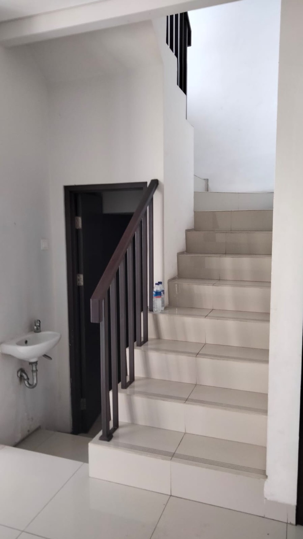 Cluster Cosmo Estate Lippo Cikarang Semi-furnished