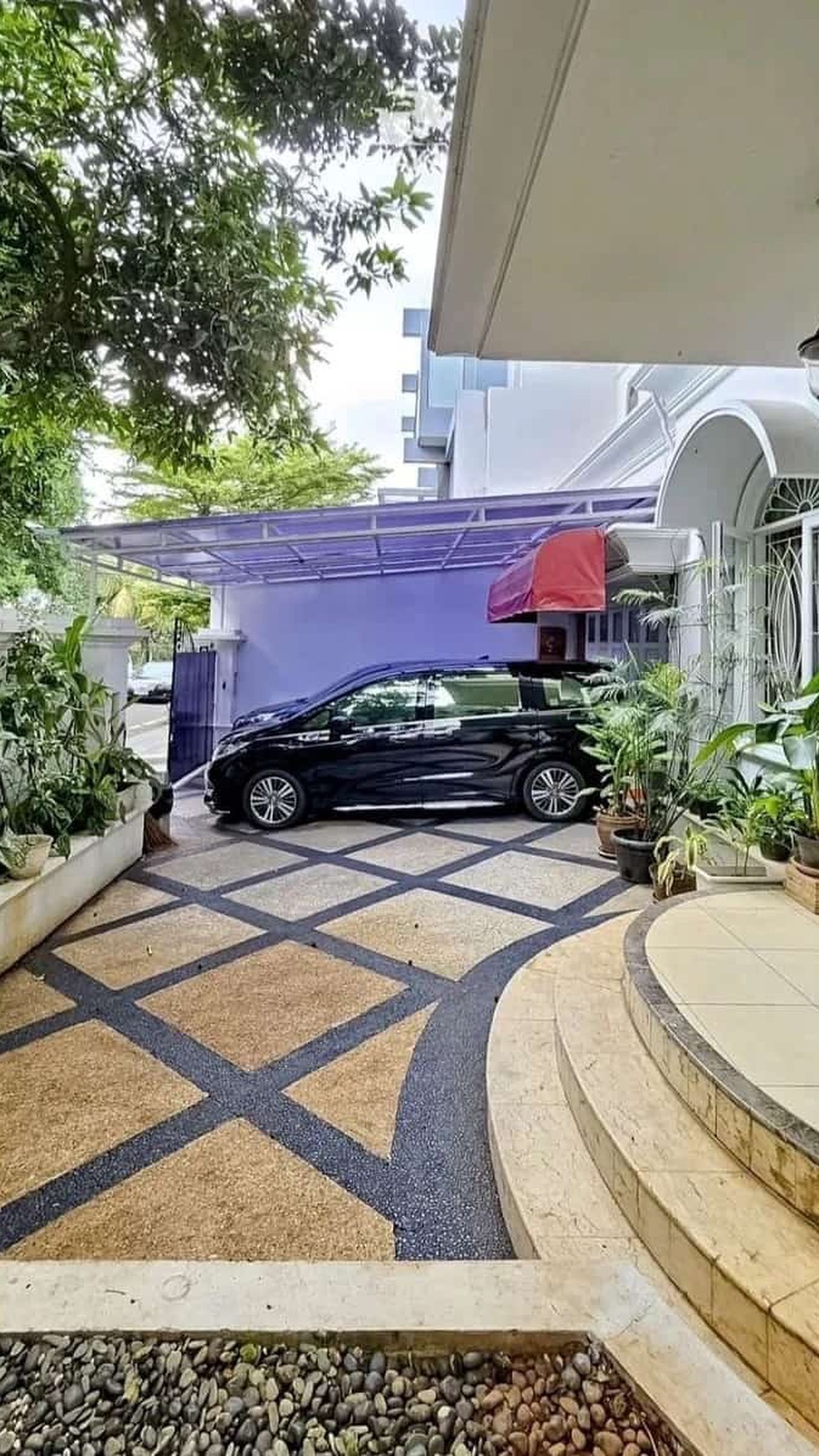 Rumah Bangunan 2 Lantai Mediterranean Style Design Di Pondok Indah, Jakarta Selatan