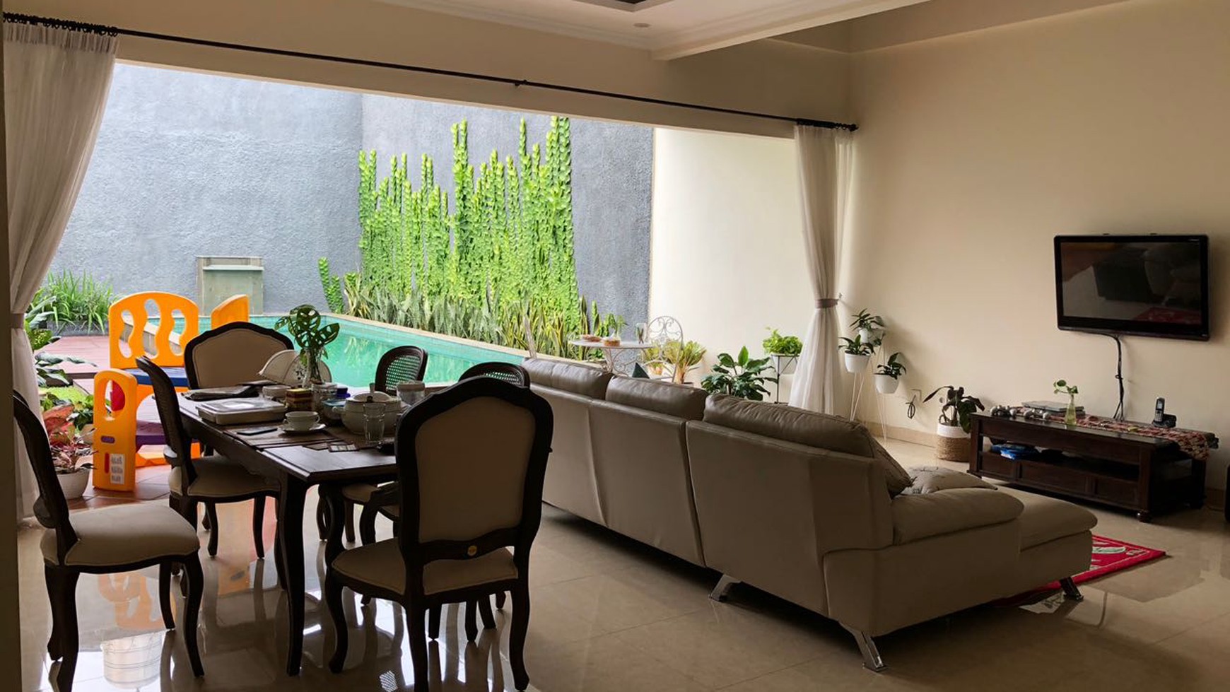Hunian Furnish + Kolam Renang Di perumahan Bukit Permai Cibubur Jakarta Timur