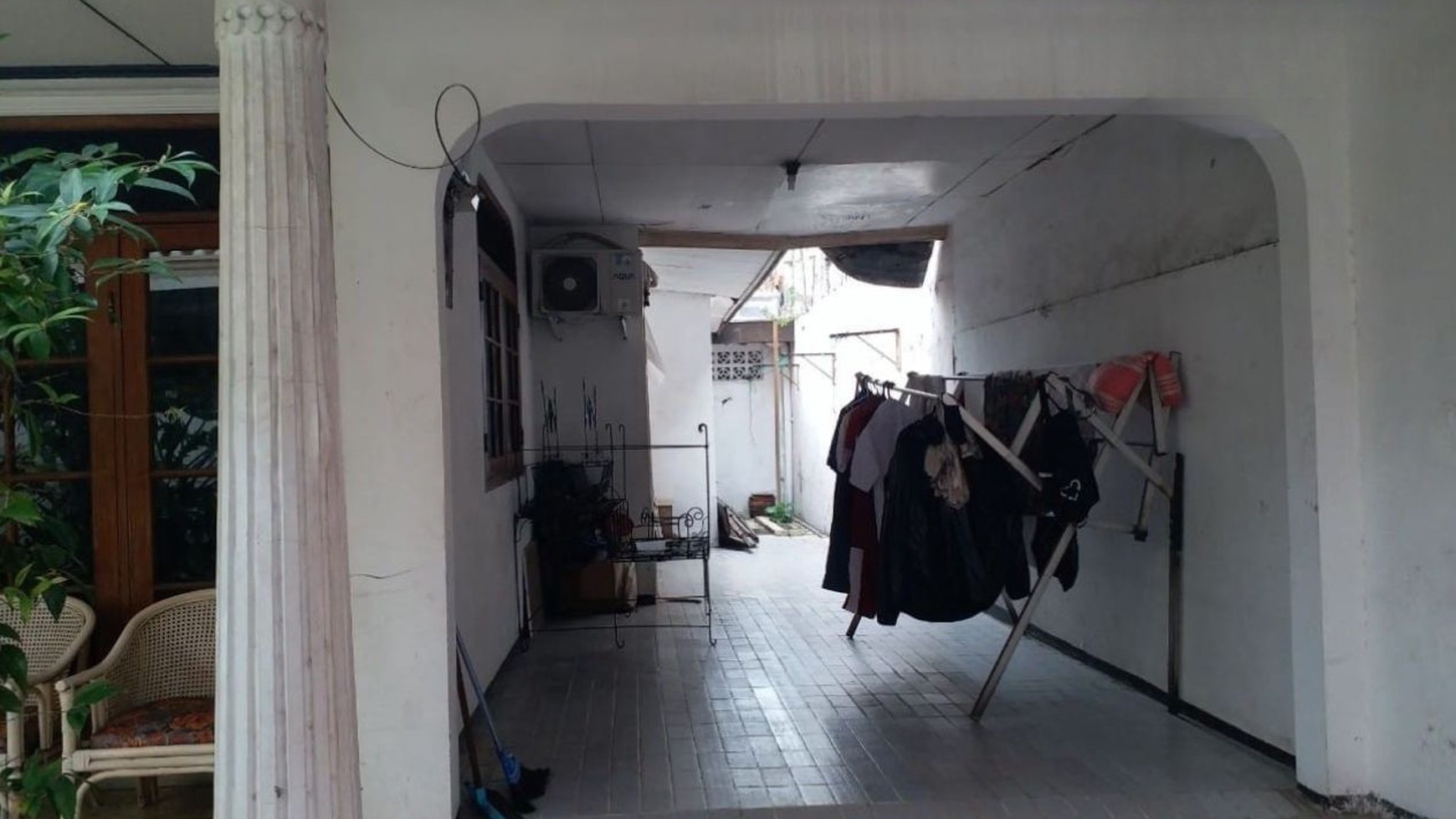 Rumah Dua Lantai Strategis Di Cawang Dan Hanya 3 Menit ke Jalam Dewi Sartika, Jakarta Timur