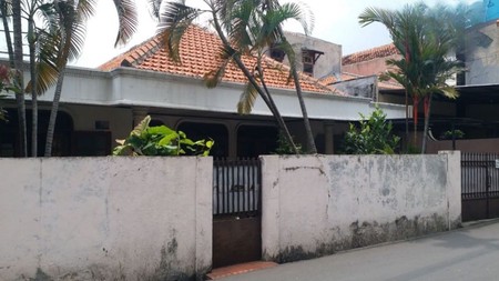 Rumah Dua Lantai Strategis Di Cawang Dan Hanya 3 Menit ke Jalam Dewi Sartika, Jakarta Timur