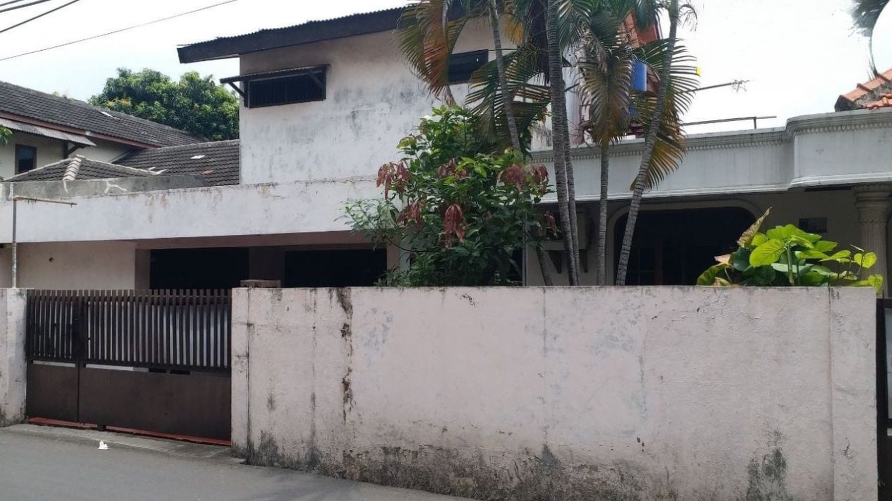 Rumah Dua Lantai Strategis Di Cawang Dan Hanya 3 Menit ke Jalam Dewi Sartika, Jakarta Timur