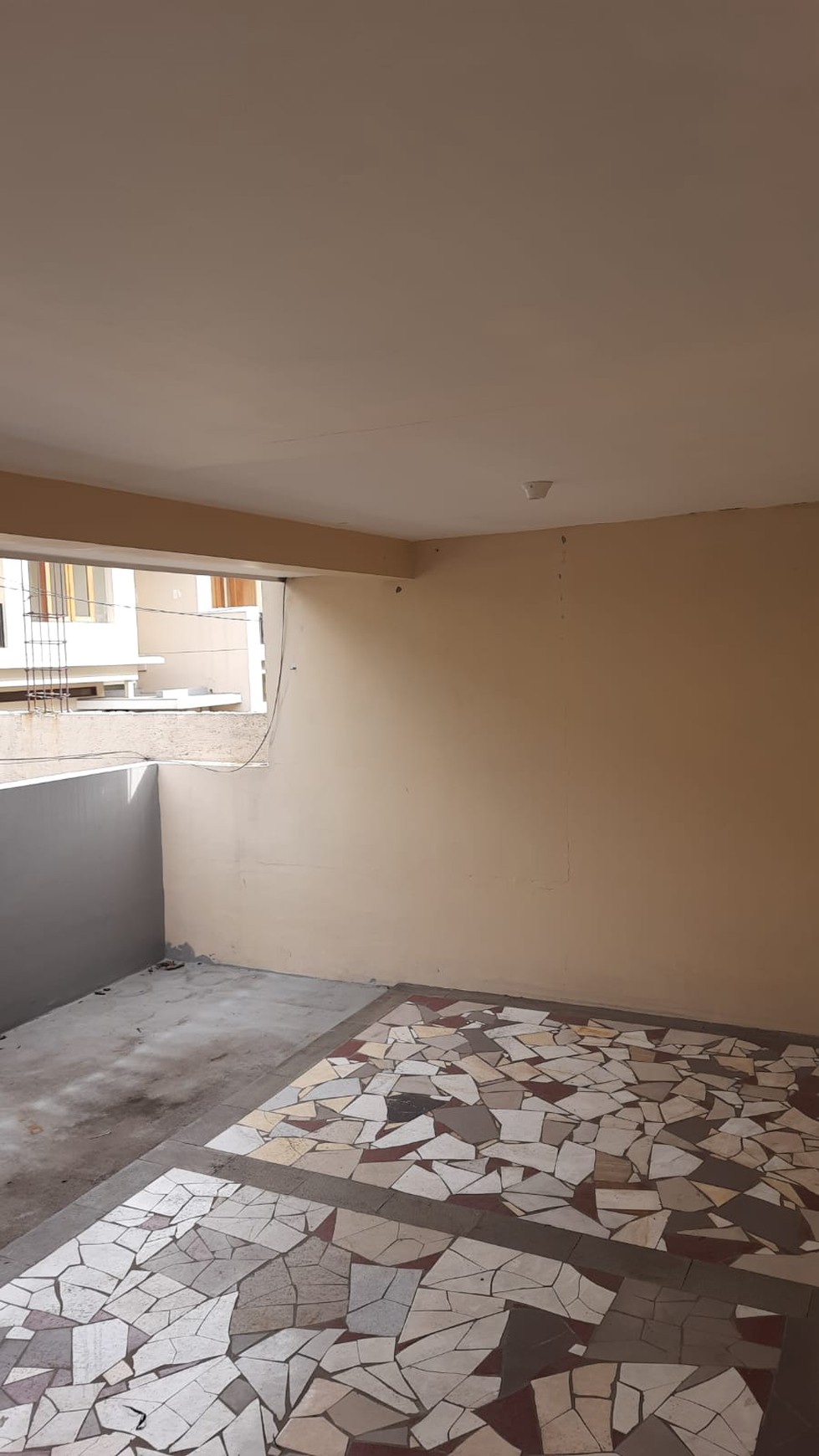 Rumah luas, lokasi strategis di Pondok Ranji.