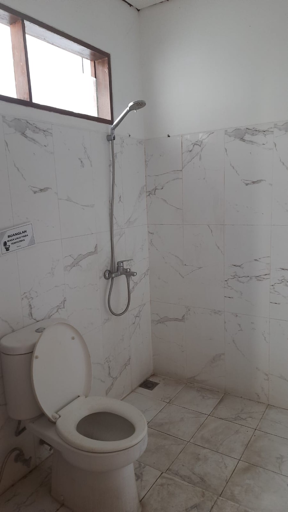 Rumah luas, lokasi strategis di Pondok Ranji.