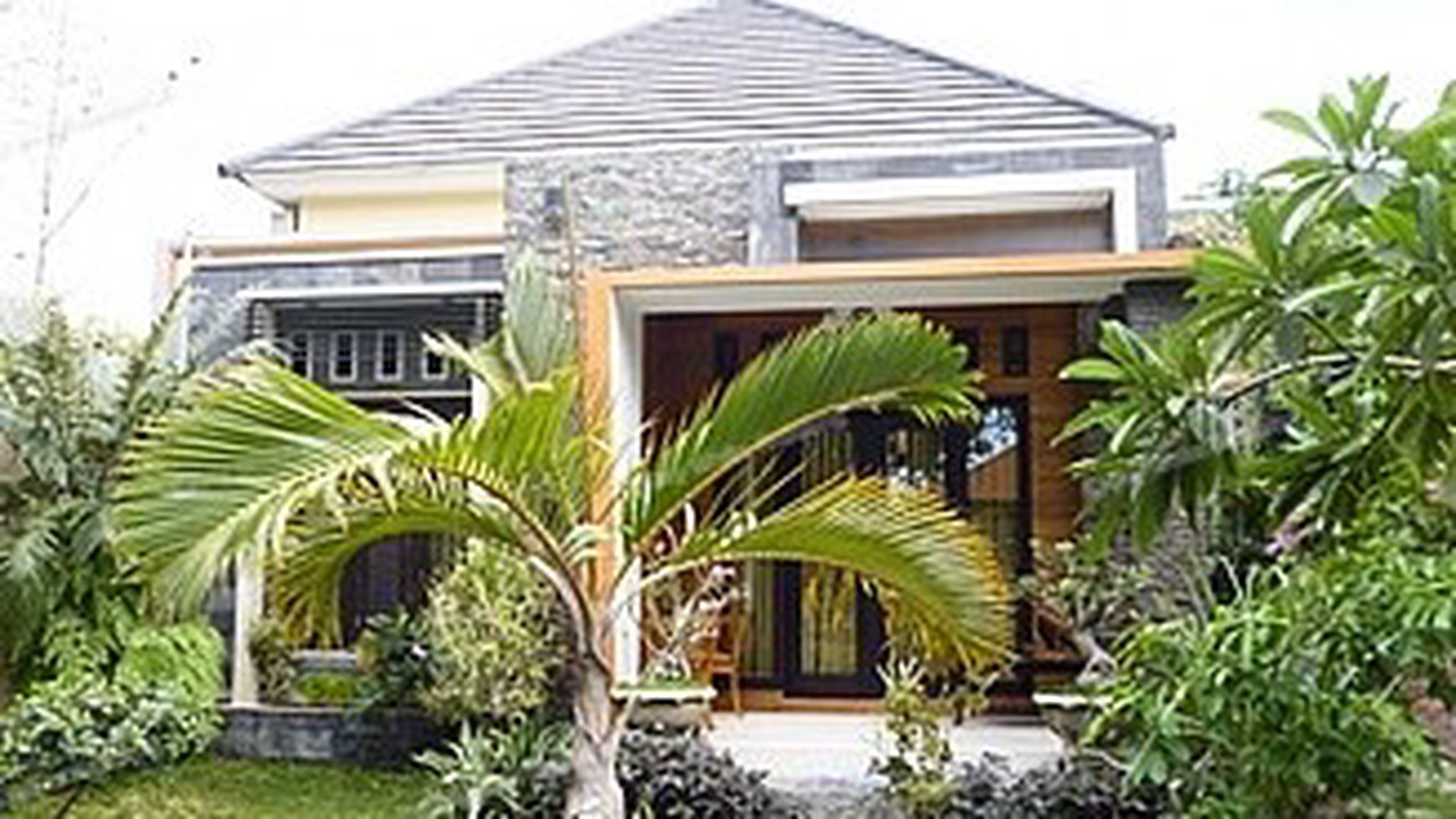 VILLA FOR SALE IN LOVINA