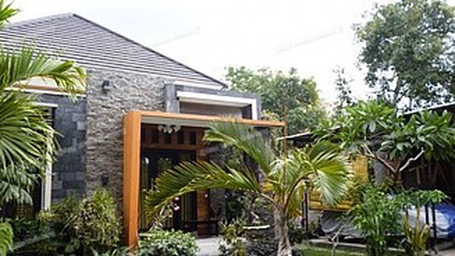 VILLA FOR SALE IN LOVINA
