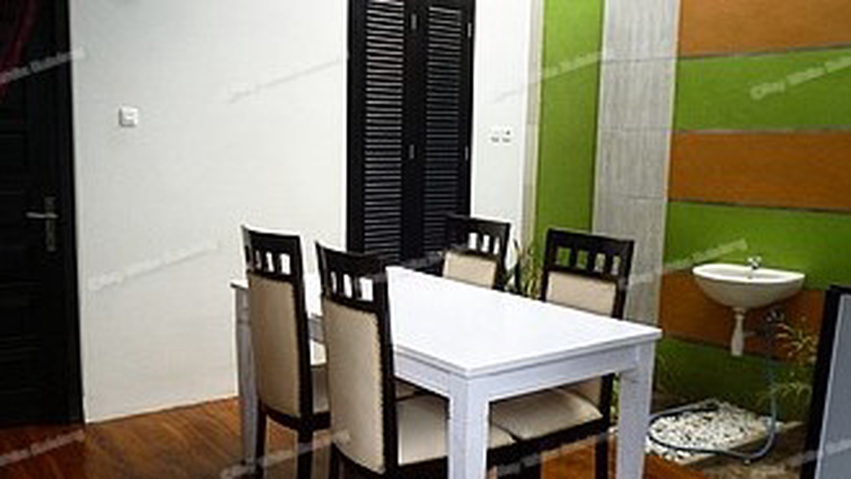 VILLA FOR SALE IN LOVINA