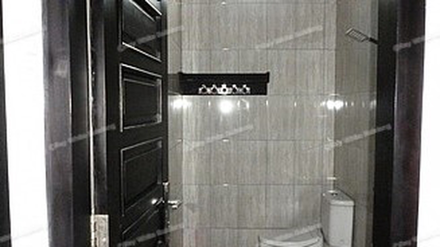 VILLA FOR SALE IN LOVINA