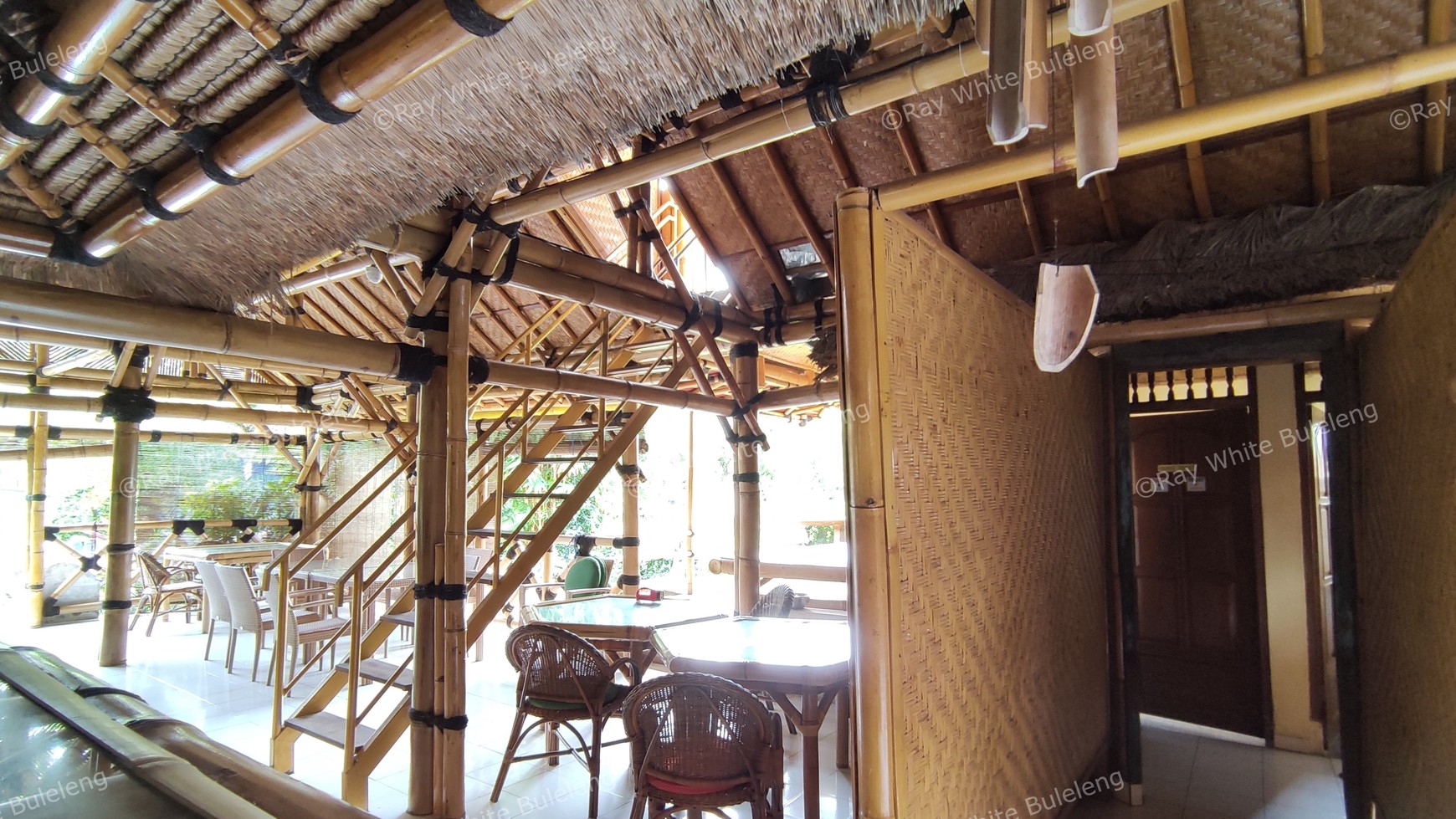Popular Restaurant includes a house in Lovina Area